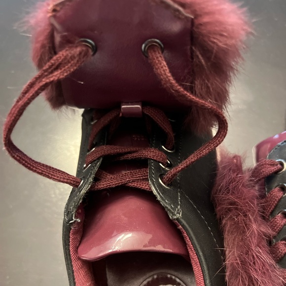 - Black leather and burgundy fur embellished sneakers - Picture 5 of 14